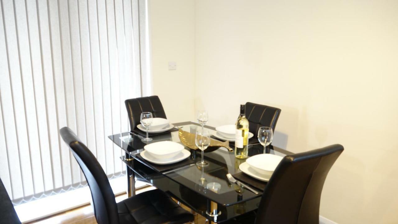 Luxury 2 Bed 2 Bath - Free Parking - 5Min To Airport - Sleeps 6 Appartement Ashford  Buitenkant foto