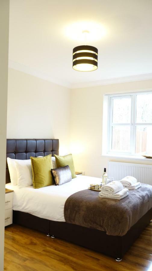 Luxury 2 Bed 2 Bath - Free Parking - 5Min To Airport - Sleeps 6 Appartement Ashford  Buitenkant foto