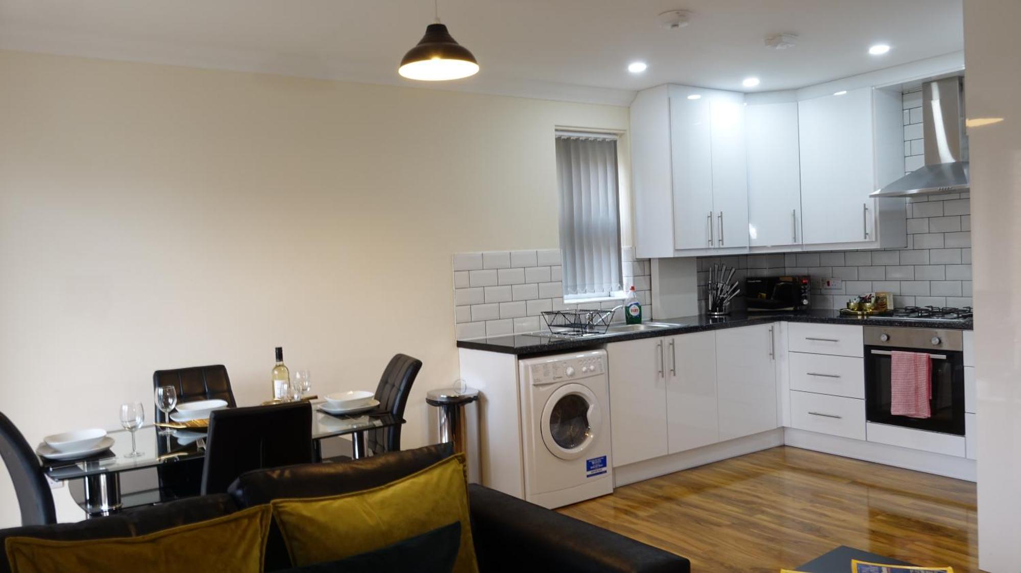 Luxury 2 Bed 2 Bath - Free Parking - 5Min To Airport - Sleeps 6 Appartement Ashford  Buitenkant foto