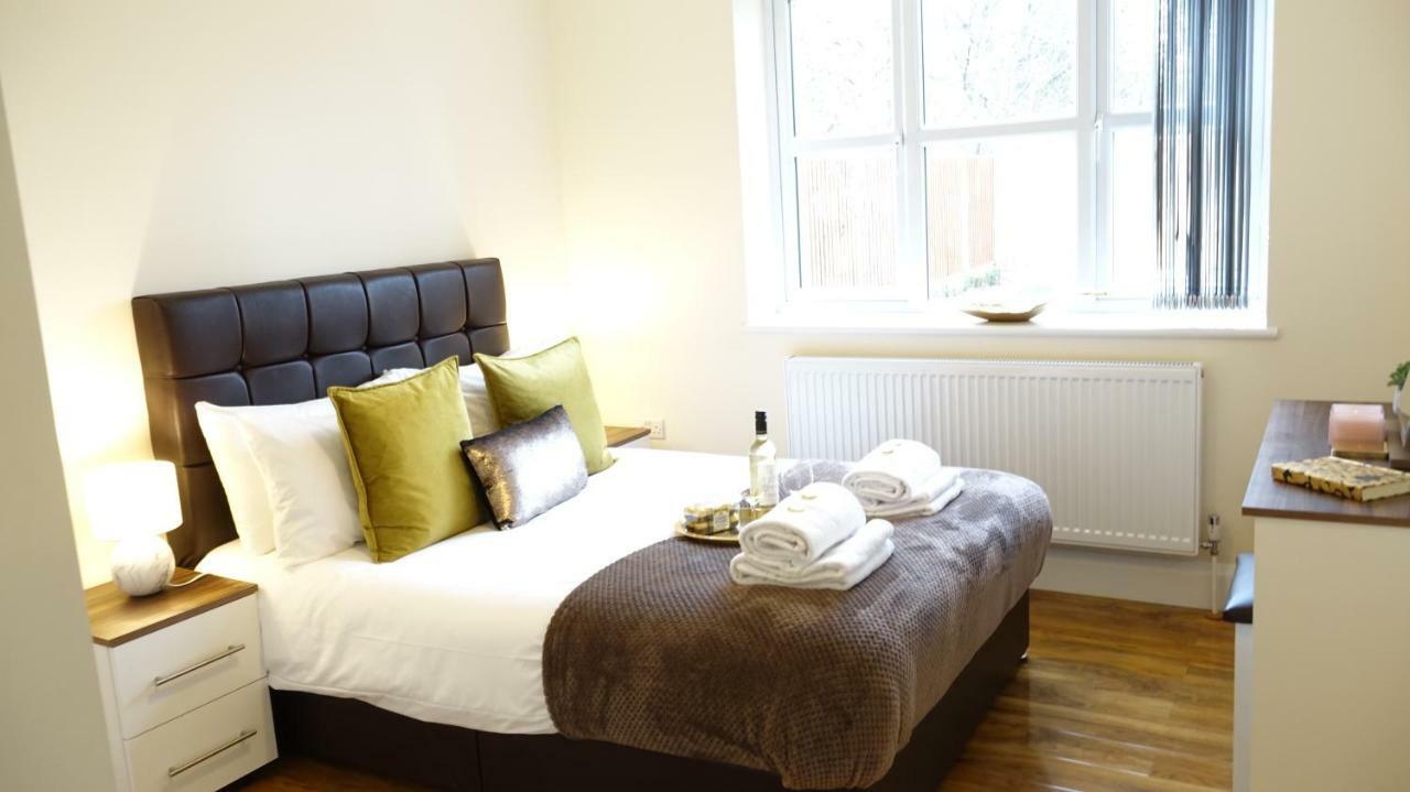 Luxury 2 Bed 2 Bath - Free Parking - 5Min To Airport - Sleeps 6 Appartement Ashford  Buitenkant foto