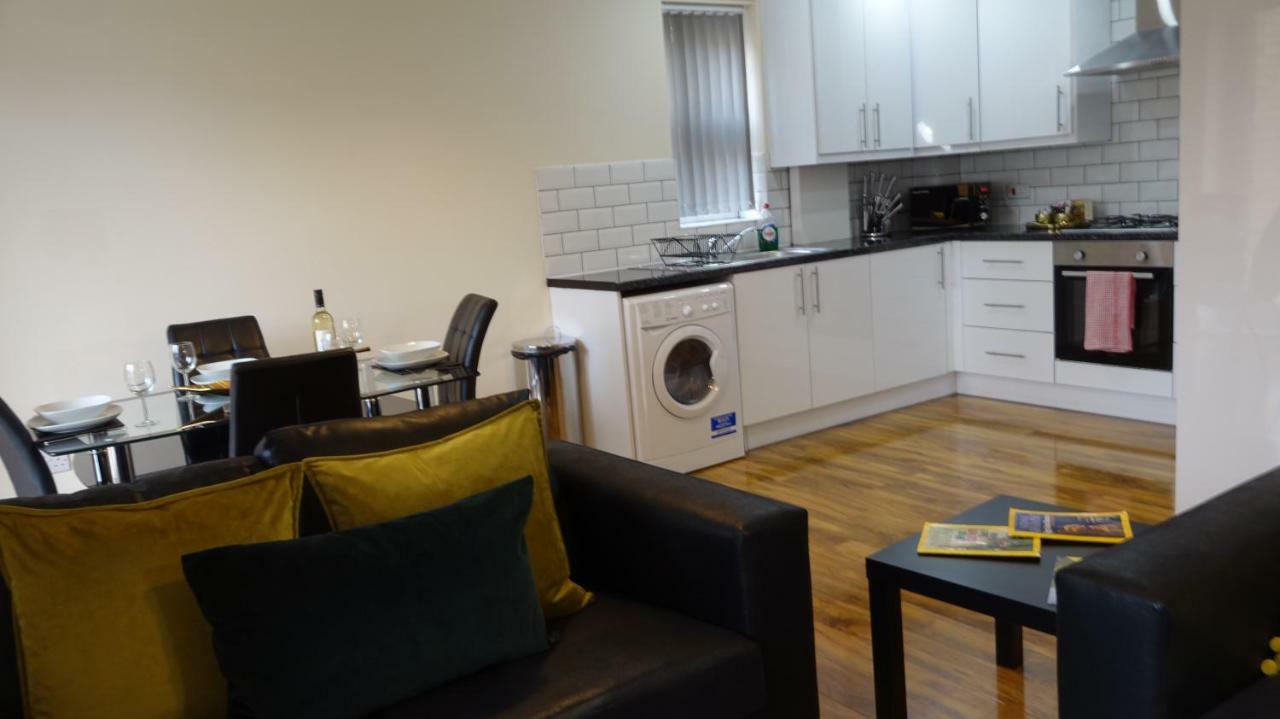Luxury 2 Bed 2 Bath - Free Parking - 5Min To Airport - Sleeps 6 Appartement Ashford  Buitenkant foto