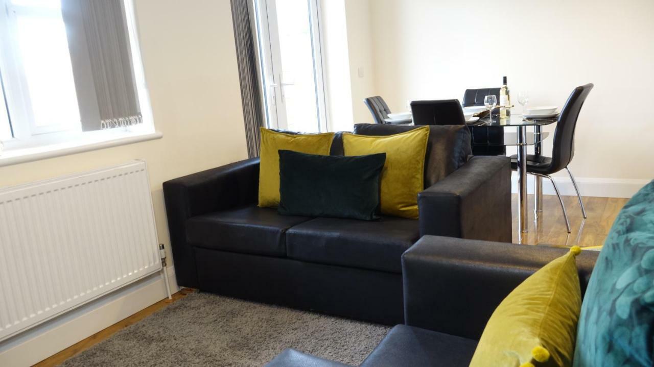 Luxury 2 Bed 2 Bath - Free Parking - 5Min To Airport - Sleeps 6 Appartement Ashford  Buitenkant foto