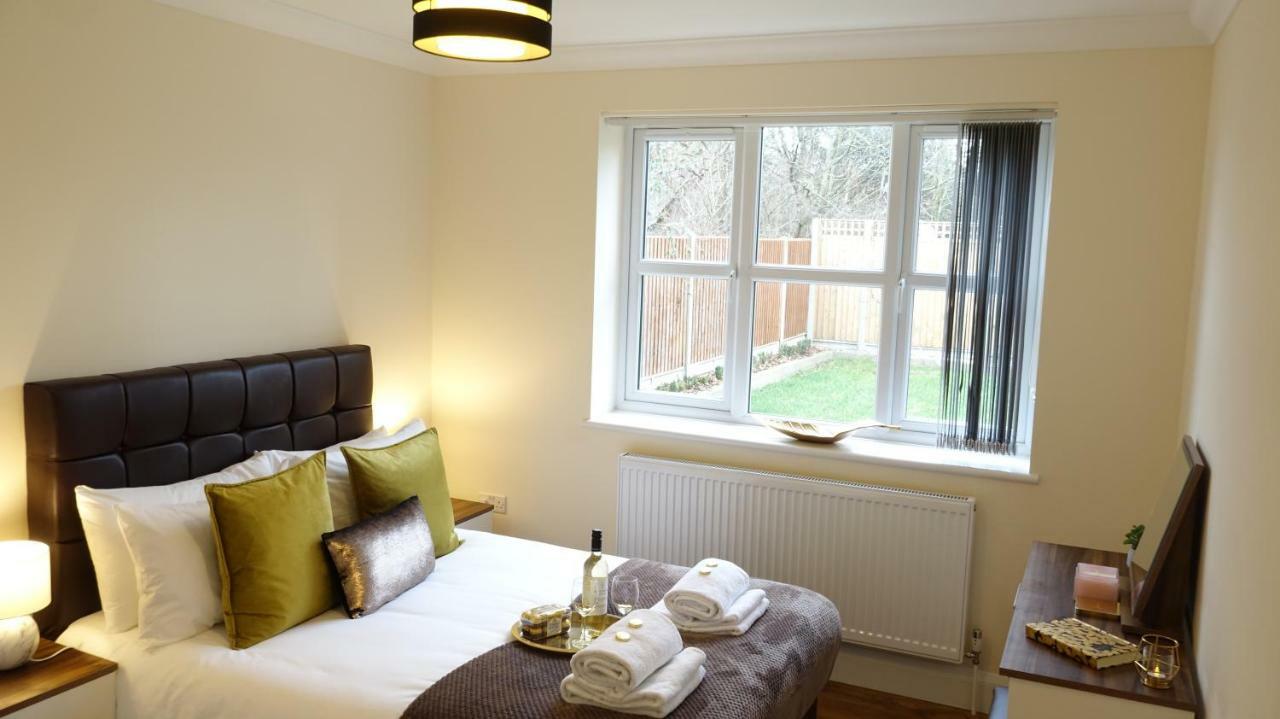 Luxury 2 Bed 2 Bath - Free Parking - 5Min To Airport - Sleeps 6 Appartement Ashford  Buitenkant foto
