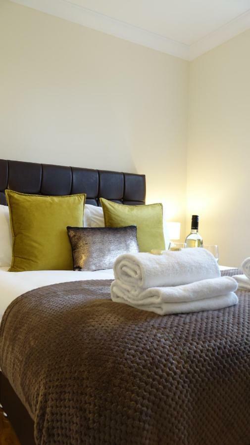 Luxury 2 Bed 2 Bath - Free Parking - 5Min To Airport - Sleeps 6 Appartement Ashford  Buitenkant foto
